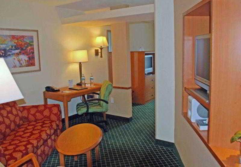 Fairfield Inn & Suites By Marriott Hinesville Fort Stewart Room photo